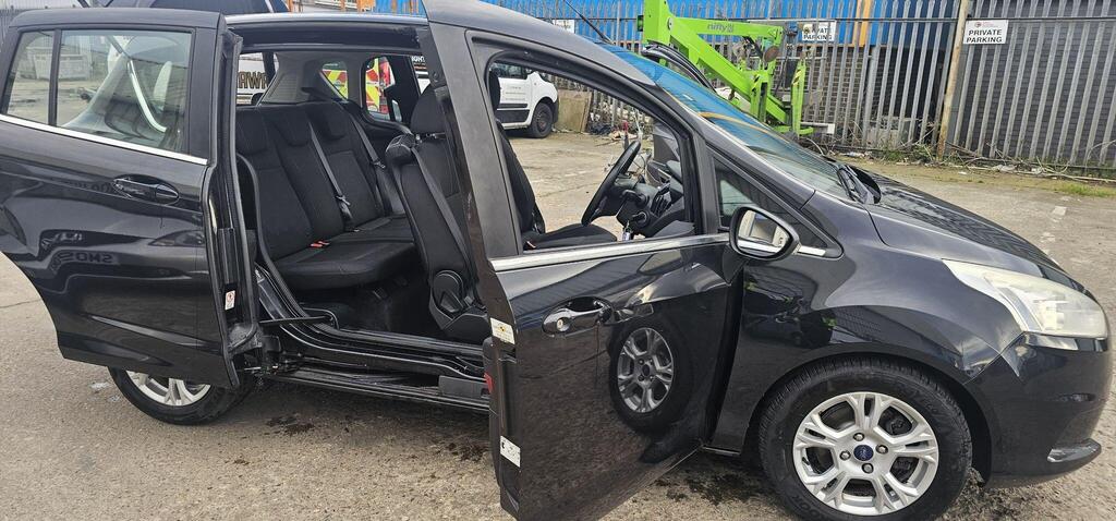Ford B-Max photo 7