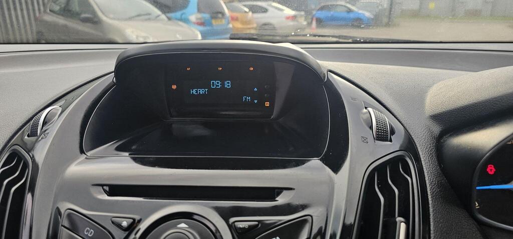 Ford B-Max photo 17