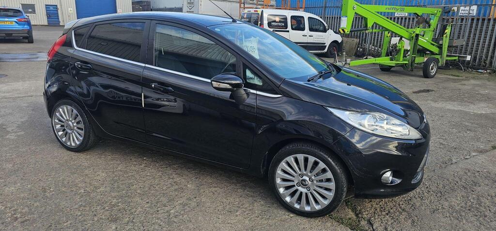 Ford Fiesta photo 5