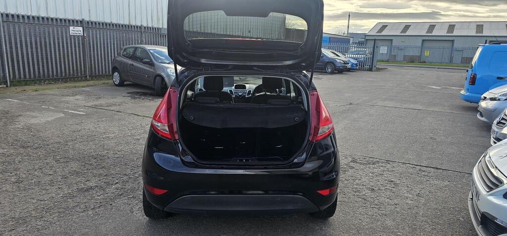 Ford Fiesta photo 17