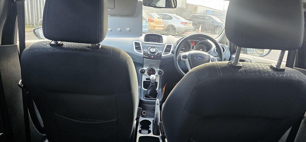 Ford Fiesta photo 19
