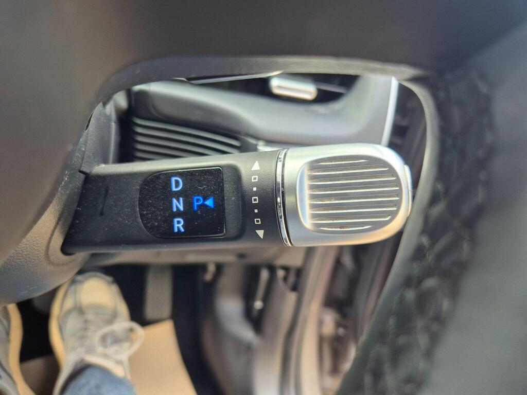 Hyundai IONIQ photo 12