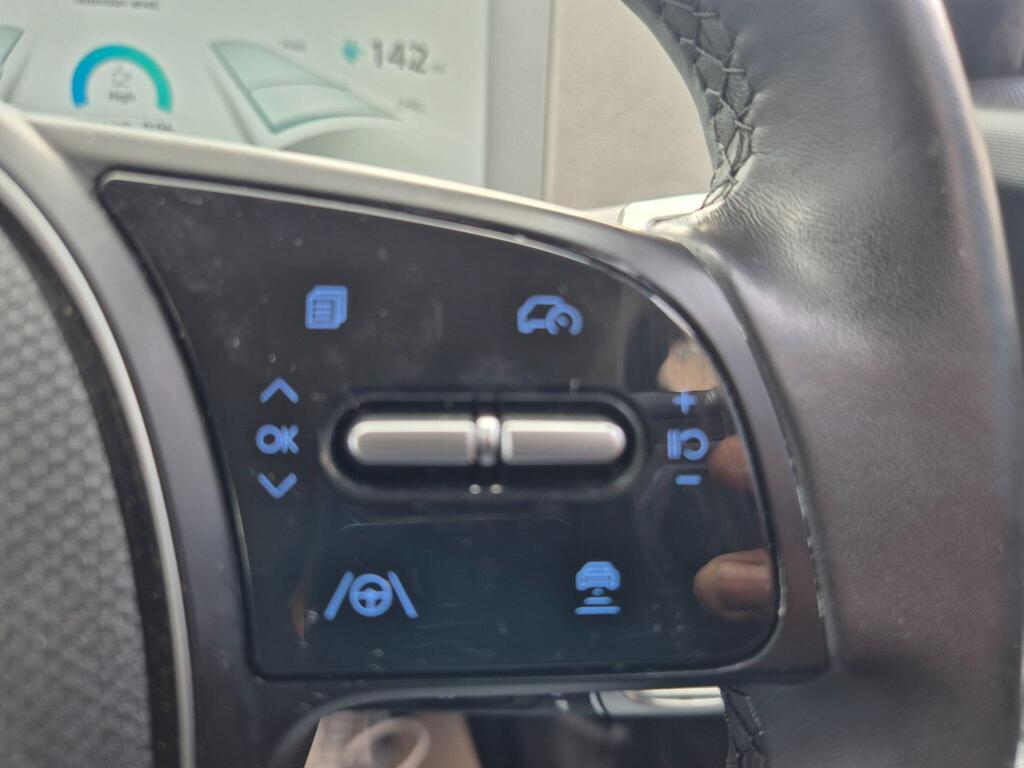 Hyundai IONIQ photo 13