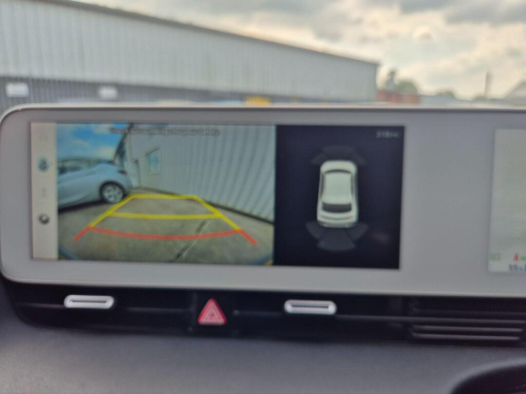 Hyundai IONIQ photo 17
