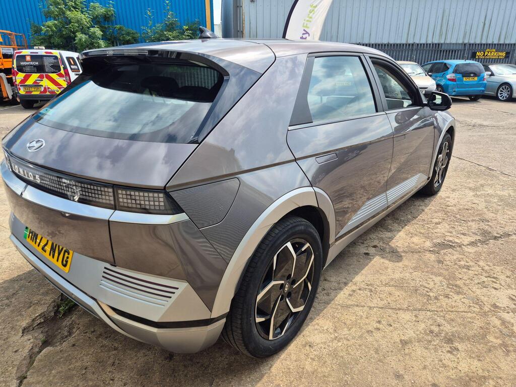 Hyundai IONIQ photo 27