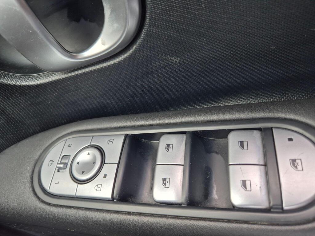 Hyundai IONIQ photo 31