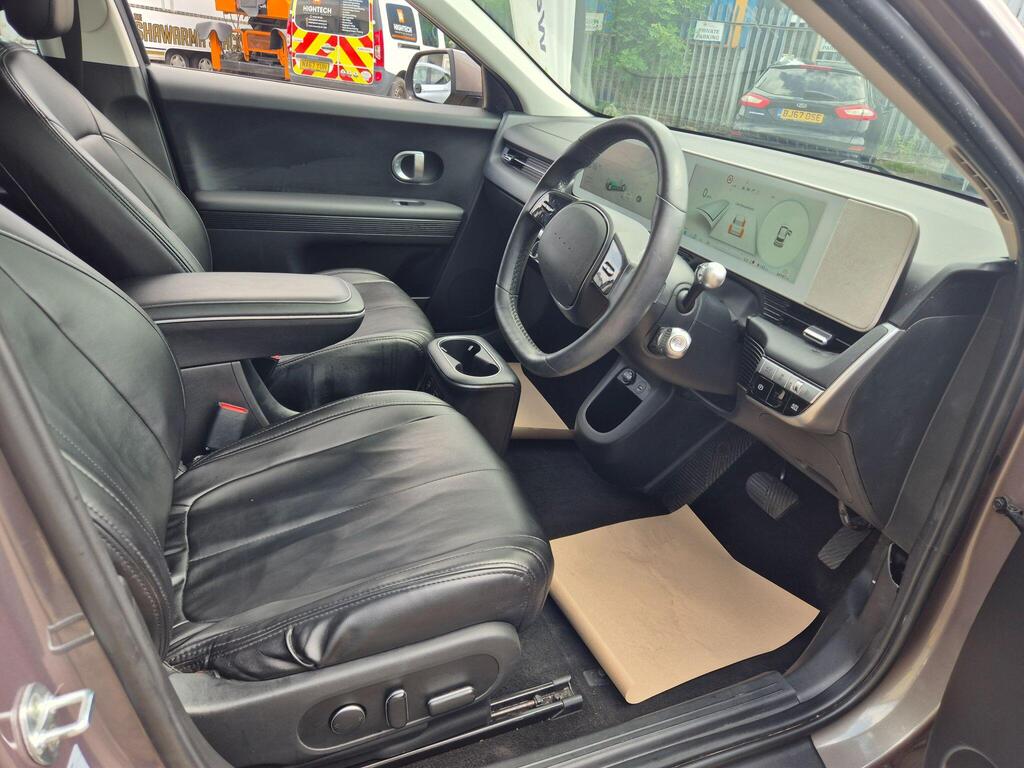 Hyundai IONIQ photo 7