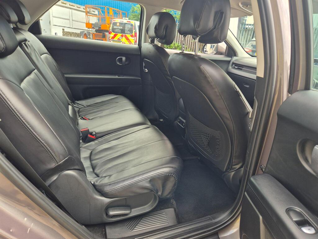 Hyundai IONIQ photo 8