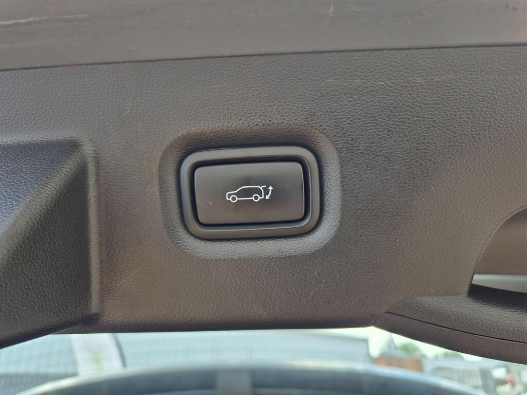 Hyundai IONIQ photo 9