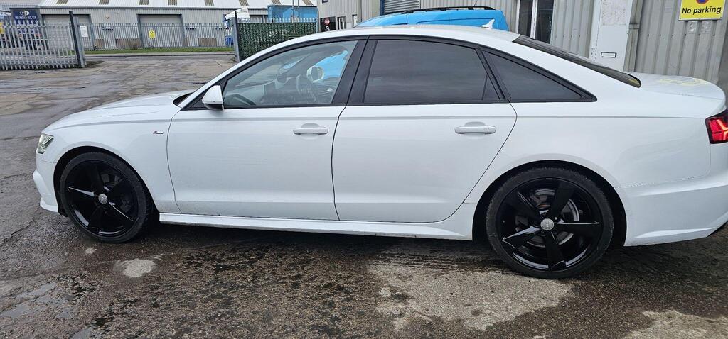 Audi A6 Saloon photo 8
