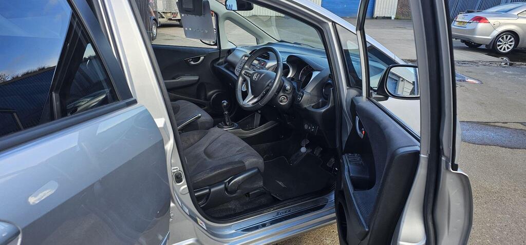 Honda Jazz photo 17