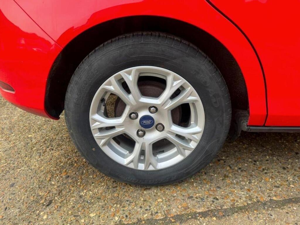 Ford B-Max photo 10