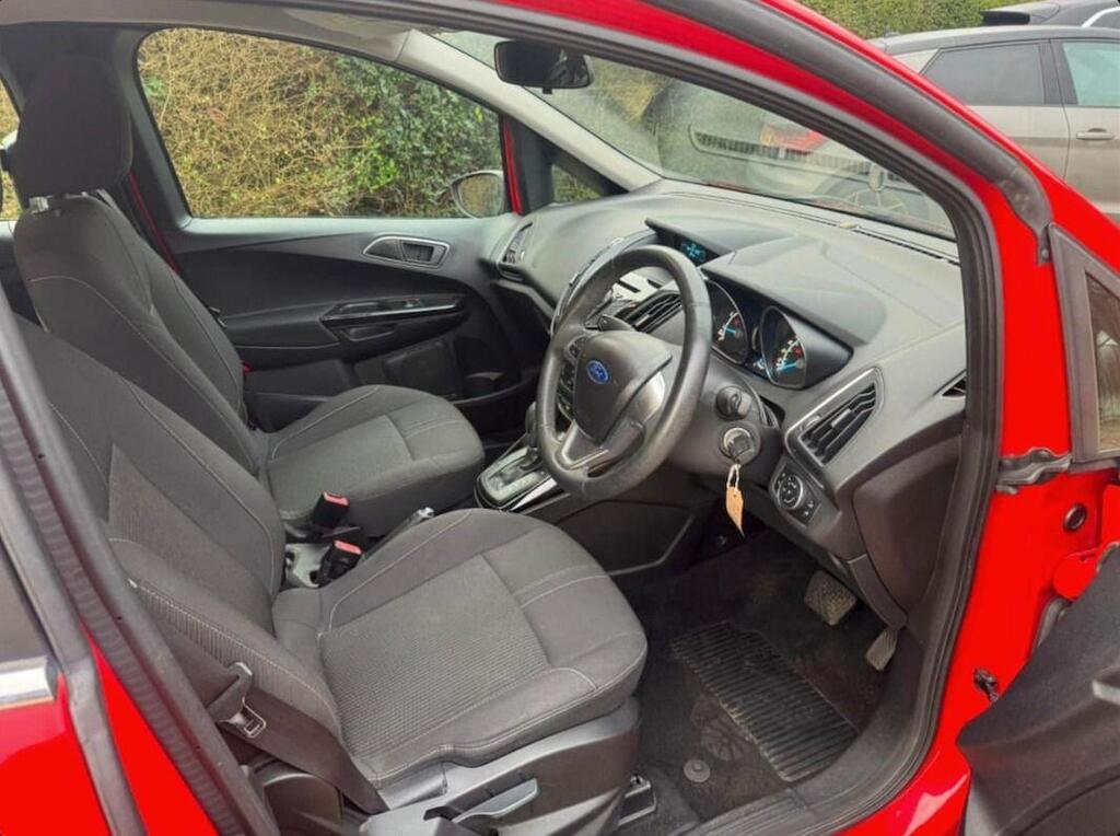 Ford B-Max photo 14
