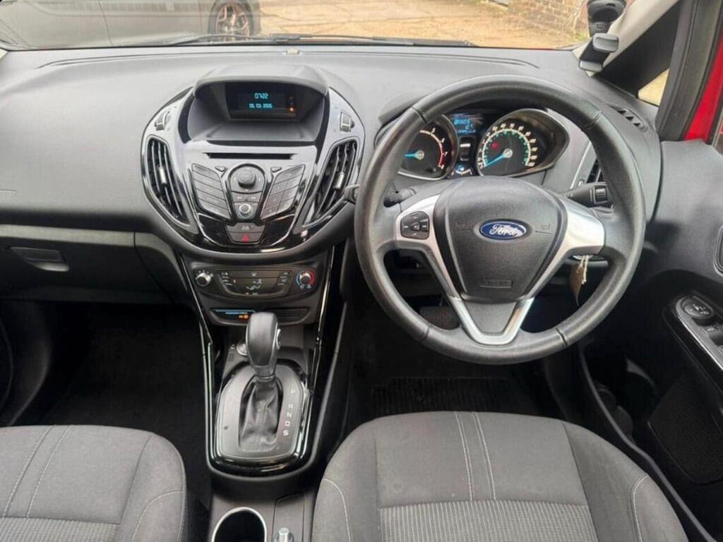 Ford B-Max photo 17